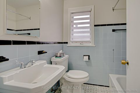 Photo 14 at 19 Martini Drive, Amesbury, Toronto