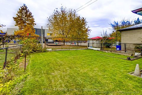 Photo 24 at 19 Martini Drive, Amesbury, Toronto