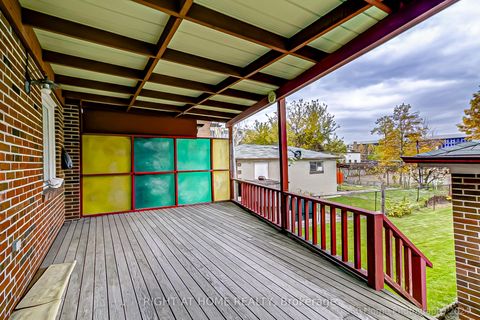 Photo 25 at 19 Martini Drive, Amesbury, Toronto