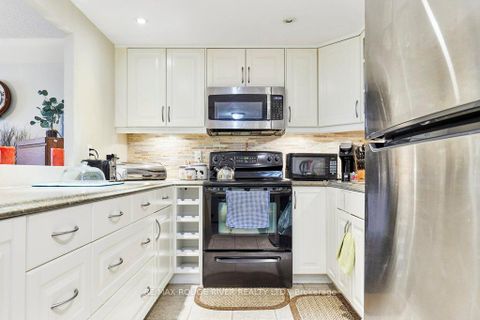 Photo 7 at 716 - 20 Dean Park Road, Rouge E11, Toronto