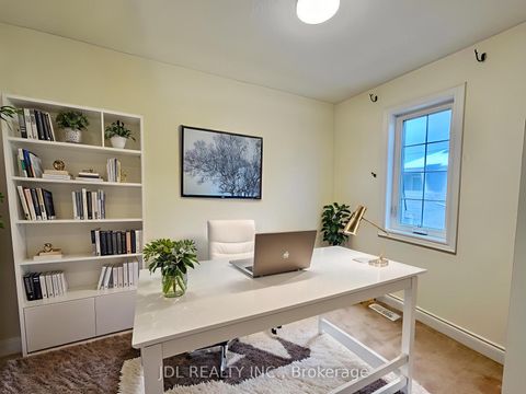 Photo 6 at 3 Garvin Mews, Willowdale East, Toronto