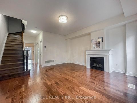 Photo 9 at 3 Garvin Mews, Willowdale East, Toronto
