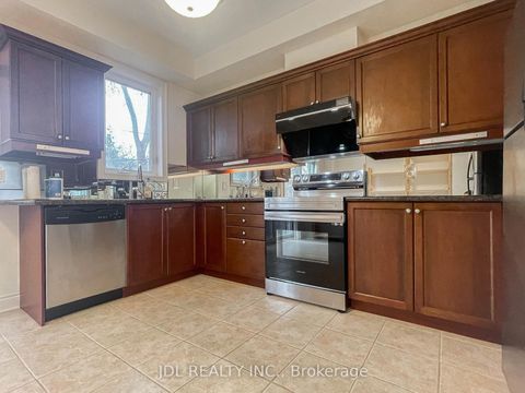 Photo 17 at 3 Garvin Mews, Willowdale East, Toronto