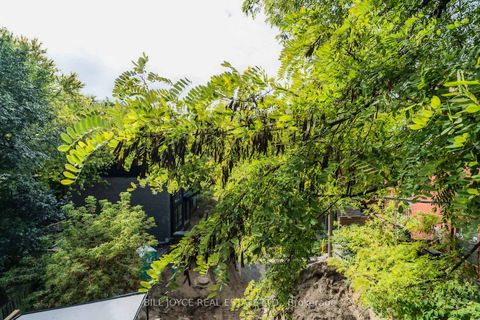 Photo 33 at 342 LEE Avenue, The Beaches, Toronto