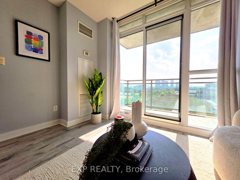 Photo 10 at 723 - 120 Dallimore Circle, Don Mills, Toronto