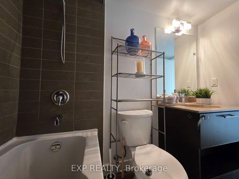 Photo 19 at 723 - 120 Dallimore Circle, Don Mills, Toronto