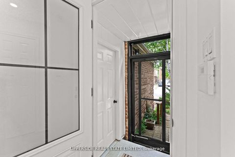 Photo 3 at 55 Thornbury Circle, Yorkhill, Vaughan