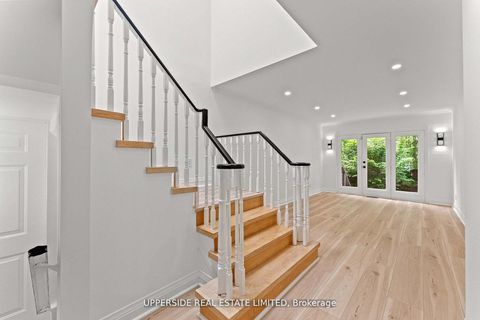 Photo 5 at 55 Thornbury Circle, Yorkhill, Vaughan