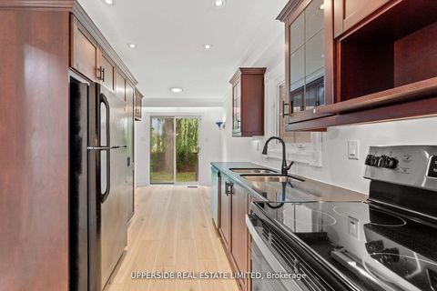 Photo 12 at 55 Thornbury Circle, Yorkhill, Vaughan