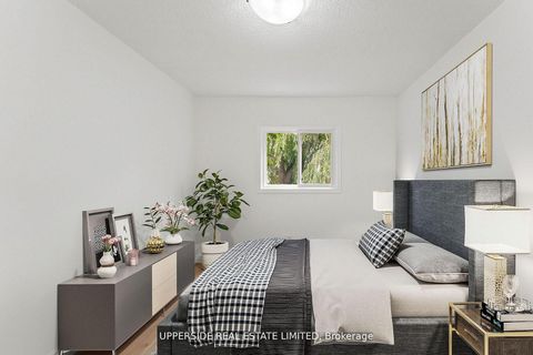 Photo 38 at 55 Thornbury Circle, Yorkhill, Vaughan