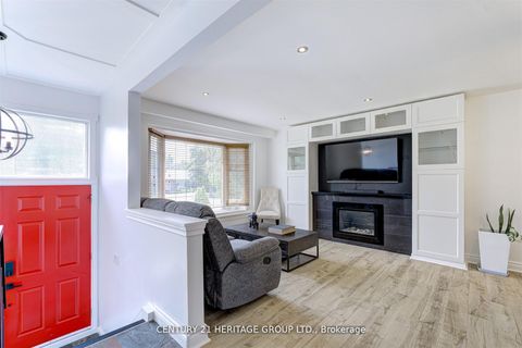 Photo 3 at 10 Bachly Crescent, Pottageville, King