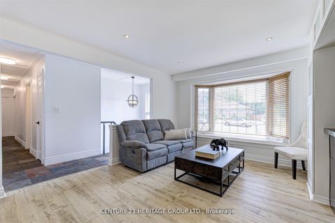 Photo 6 at 10 Bachly Crescent, Pottageville, King