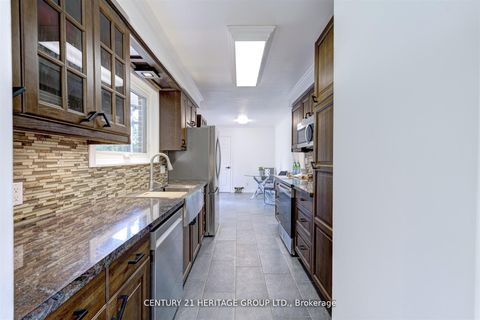 Photo 13 at 10 Bachly Crescent, Pottageville, King