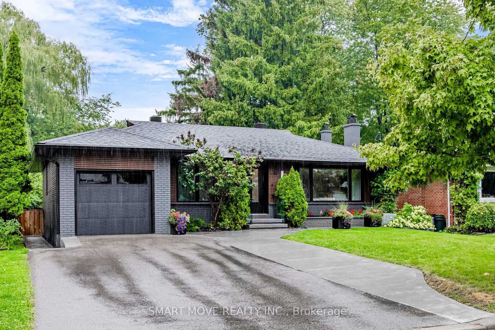 32 Burnelm Drive, City Centre West, Toronto 