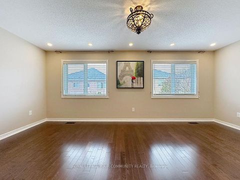 Photo 13 at 281 Lauderdale Drive, Patterson, Vaughan