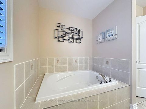 Photo 17 at 281 Lauderdale Drive, Patterson, Vaughan