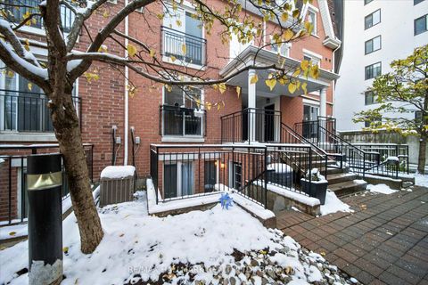 Photo 4 at 734 - 10 Laidlaw Street, South Parkdale, Toronto