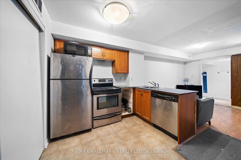 Photo 10 at 734 - 10 Laidlaw Street, South Parkdale, Toronto