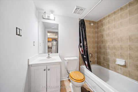 Photo 16 at 734 - 10 Laidlaw Street, South Parkdale, Toronto