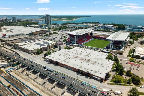 Photo 35 at 734 - 10 Laidlaw Street, South Parkdale, Toronto