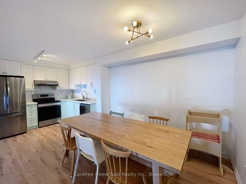 Photo 5 at 207 Milestone Crescent, Aurora Village, Aurora