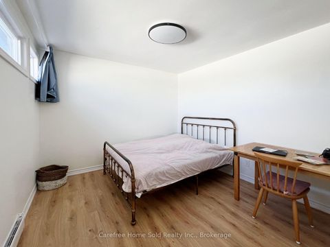 Photo 7 at 207 Milestone Crescent, Aurora Village, Aurora