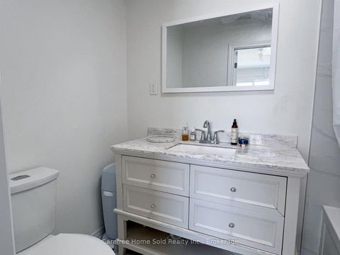 Photo 12 at 207 Milestone Crescent, Aurora Village, Aurora