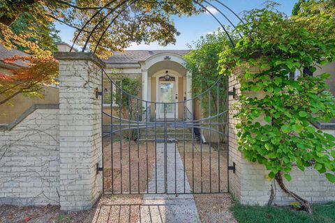 Photo 3 at 6 Gerald Street, Windfields, Toronto