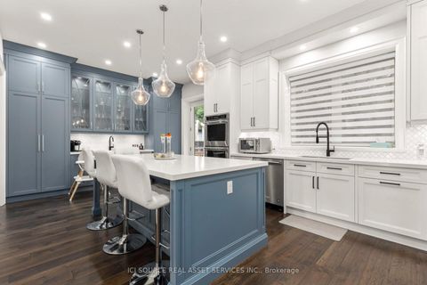 Photo 2 at 51 Cynthia Road, Smythe, Toronto