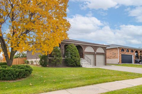 Photo 2 at 431 Woodbridge Avenue, West Woodbridge, Vaughan