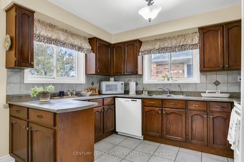 Photo 17 at 431 Woodbridge Avenue, West Woodbridge, Vaughan