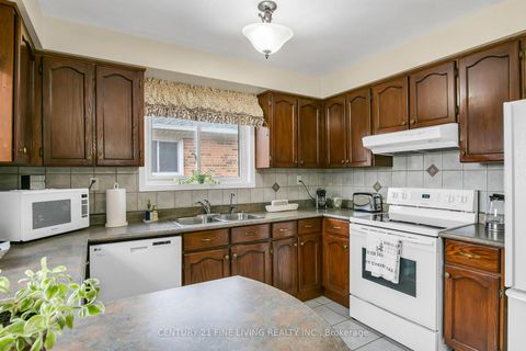 Photo 18 at 431 Woodbridge Avenue, West Woodbridge, Vaughan