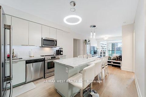 Photo 22 at 1122 - 70 Roehampton Avenue, Mount Pleasant West, Toronto