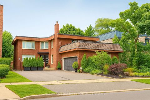 Photo 1 at 92 Prue Avenue, Lawrence, Toronto