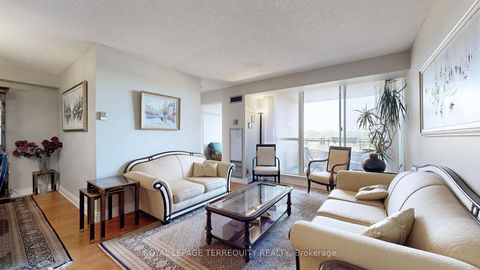 Photo 1 at 917 - 32 Clarissa Drive, Harding, Richmond Hill