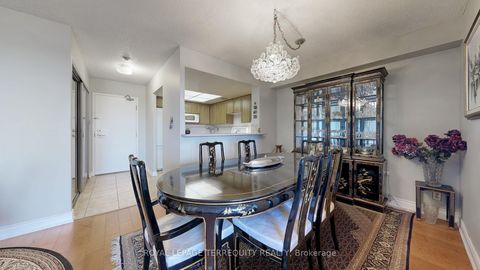 Photo 5 at 917 - 32 Clarissa Drive, Harding, Richmond Hill