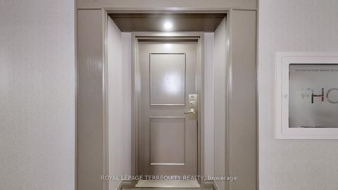 Photo 15 at 917 - 32 Clarissa Drive, Harding, Richmond Hill