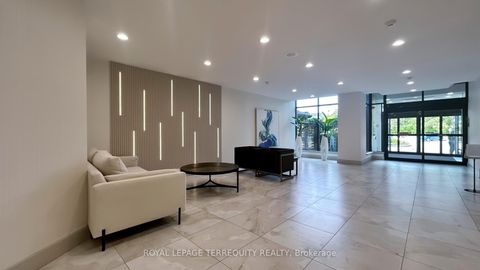 Photo 18 at 917 - 32 Clarissa Drive, Harding, Richmond Hill