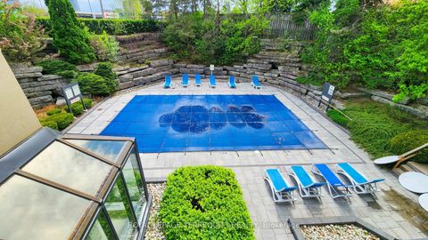 Photo 28 at 917 - 32 Clarissa Drive, Harding, Richmond Hill