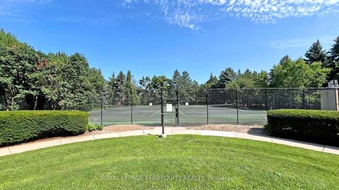 Photo 31 at 917 - 32 Clarissa Drive, Harding, Richmond Hill