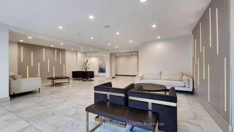 Photo 33 at 917 - 32 Clarissa Drive, Harding, Richmond Hill