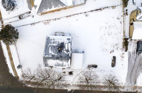 Photo 3 at 8372 Islington Avenue, Islington Woods, Vaughan