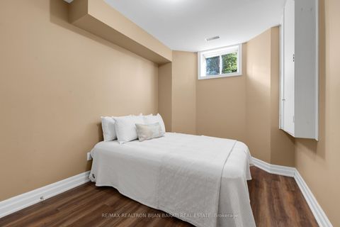 Photo 33 at 384 Hillcrest Avenue, Willowdale East, Toronto