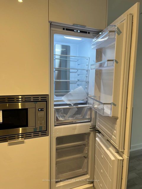 Photo 2 at 3310 - 238 Simcoe Street, Chinatown, Toronto