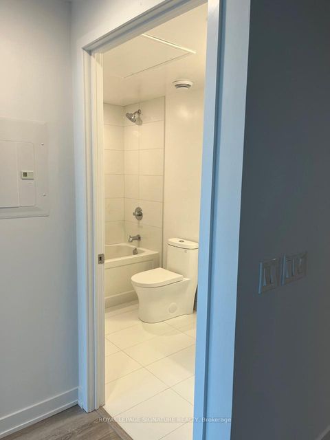 Photo 17 at 3310 - 238 Simcoe Street, Chinatown, Toronto