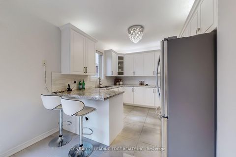 Photo 14 at 18 Fountain Court, Rouge Woods, Richmond Hill