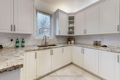 Photo 15 at 18 Fountain Court, Rouge Woods, Richmond Hill