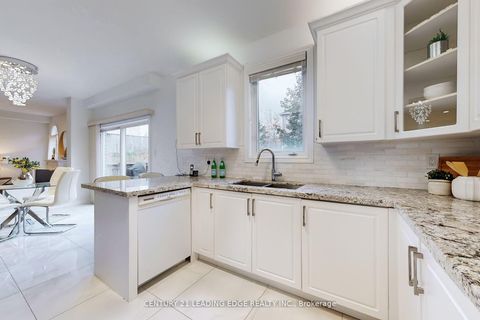 Photo 16 at 18 Fountain Court, Rouge Woods, Richmond Hill