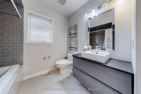 Photo 34 at 18 Fountain Court, Rouge Woods, Richmond Hill