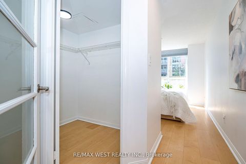 Photo 10 at 209 - 1000 King Street W, Niagara, Toronto